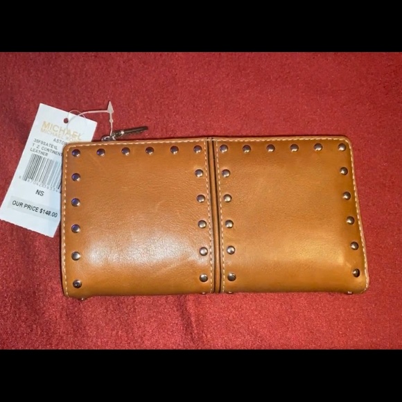 Michael Kors Handbags - Michael Kors wallet